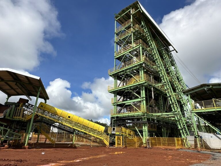 Planta de carbonização continua
